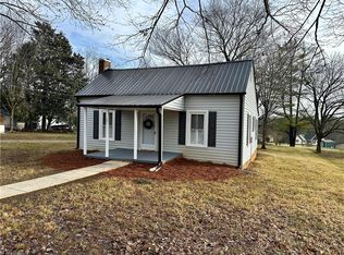 101 Neal St, Randleman, NC 27317