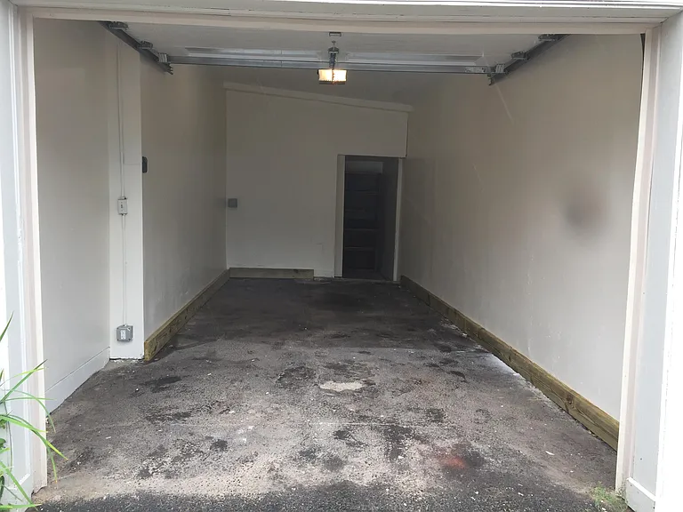 1 car garage