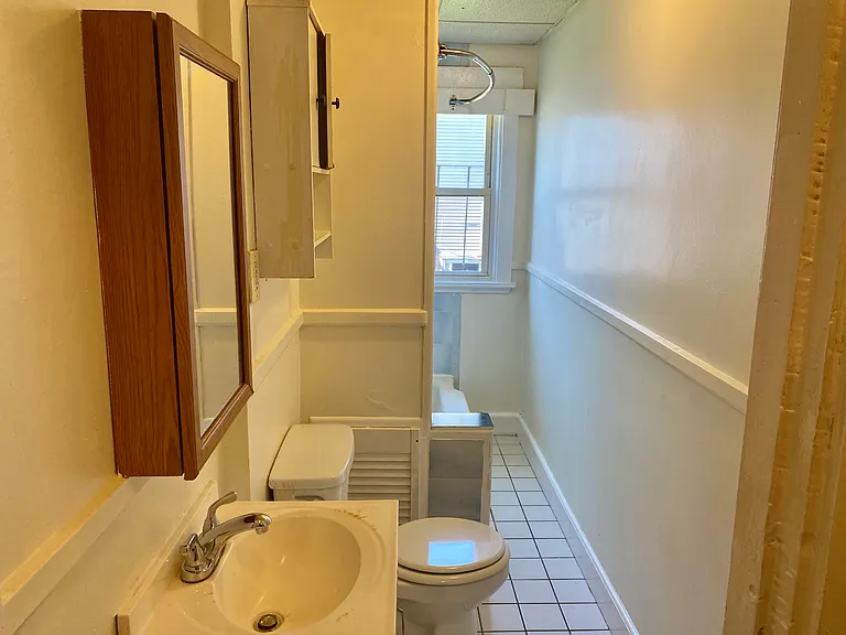 118 Seabury St Unit 2N Fall River Centrally Located 3 Bed/1 Bath — Photo 27