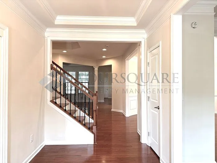 1016 Hildebran Ln — Photo 10