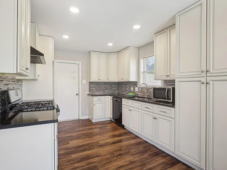3212 Wavecrest St — Photo 13