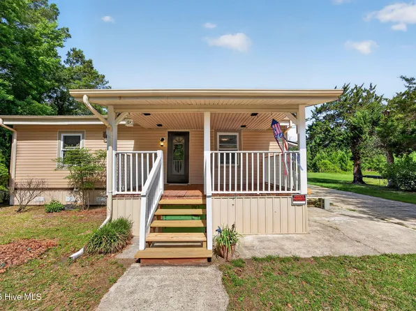 1033 Old Northeast Road, Hallsboro, NC 28442