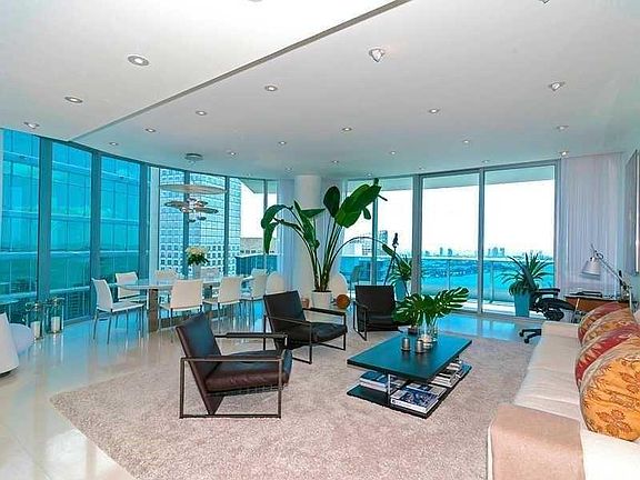 5th image of 200 S Biscayne Blvd #5512