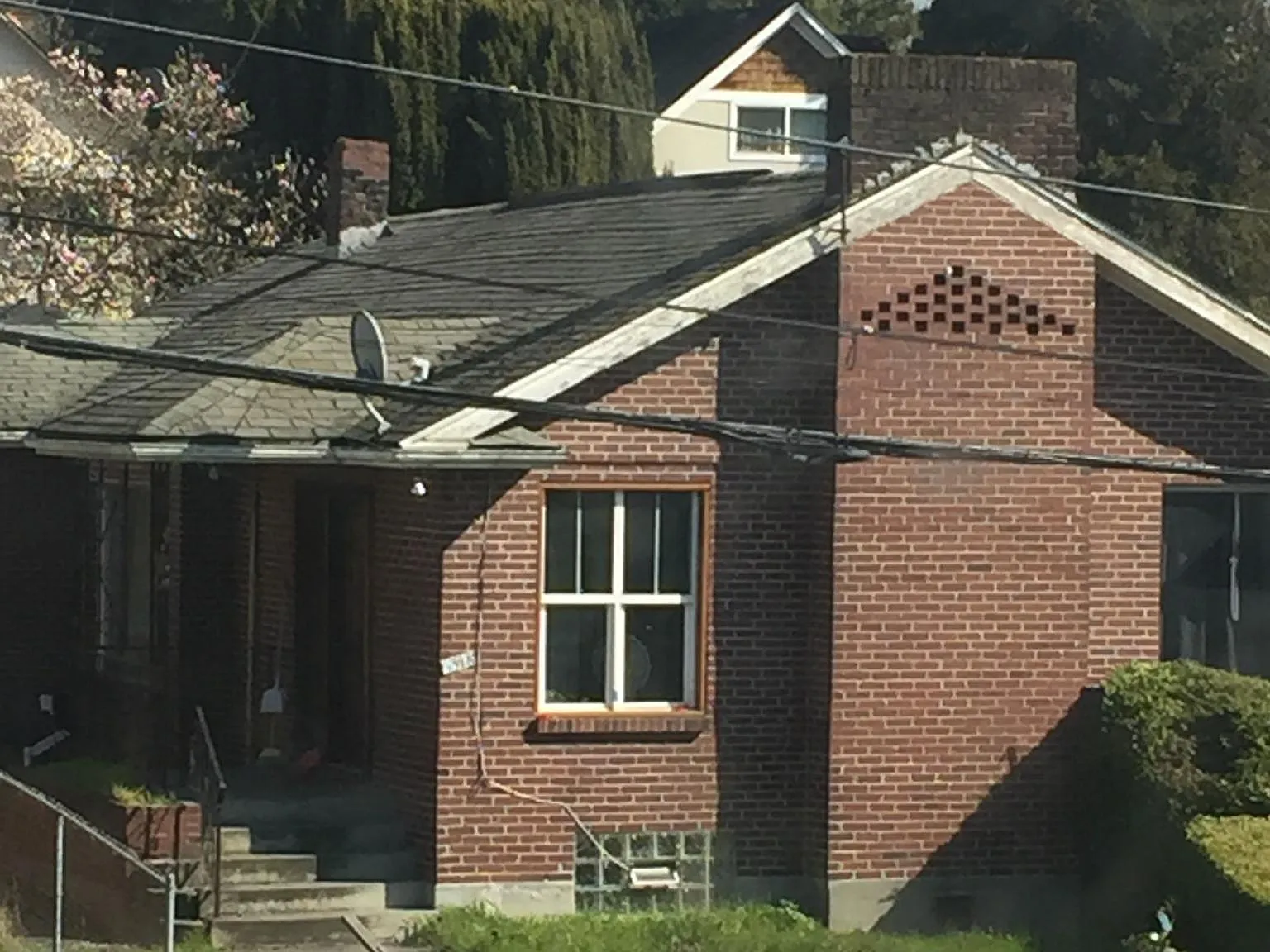 7 bed, 2.5 bath, $650 — Photo 1