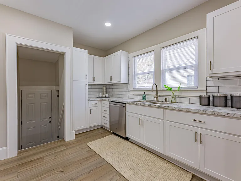 2727 Austin Ave — Photo 13