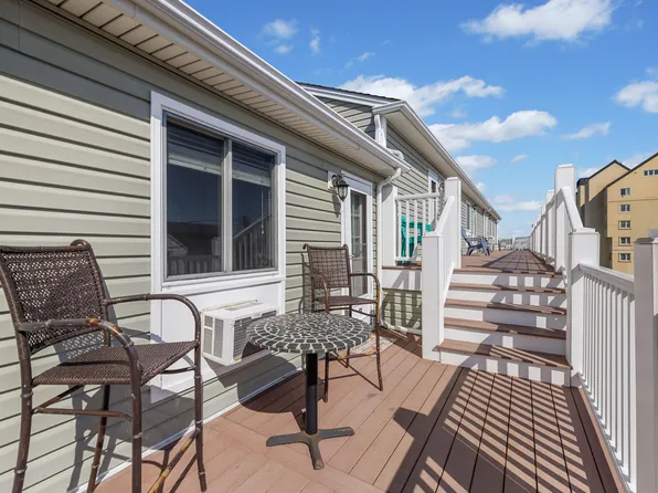 189 E Grand Ave 304, Old Orchard Beach, ME 04064