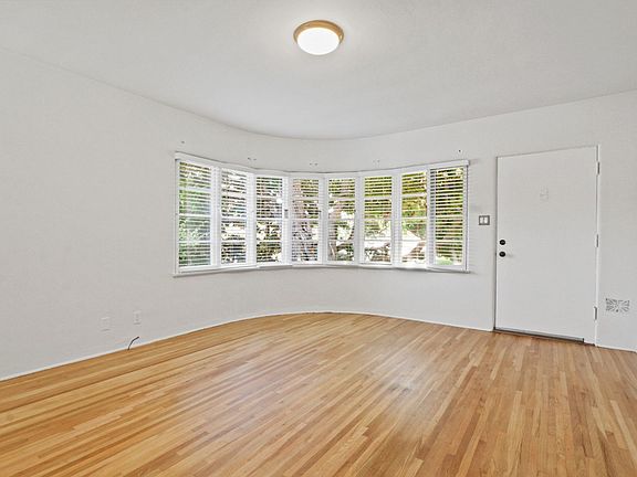 5th image of 2202-2206 20th St #2202A