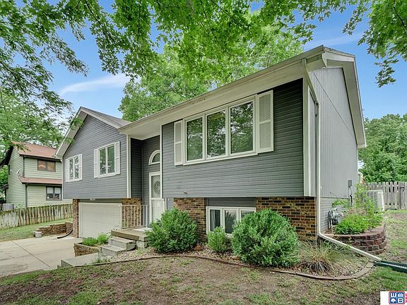 2nd image of 3310 Wildbriar Ln