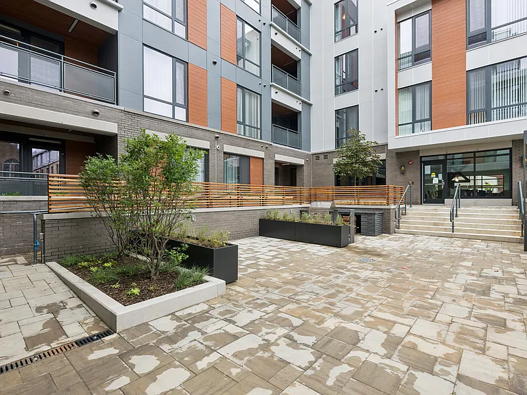 Park Morton Apartments — Photo 47