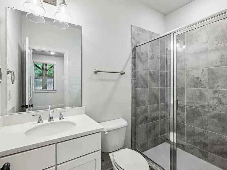 687 Avondale Creek Dr — Photo 18