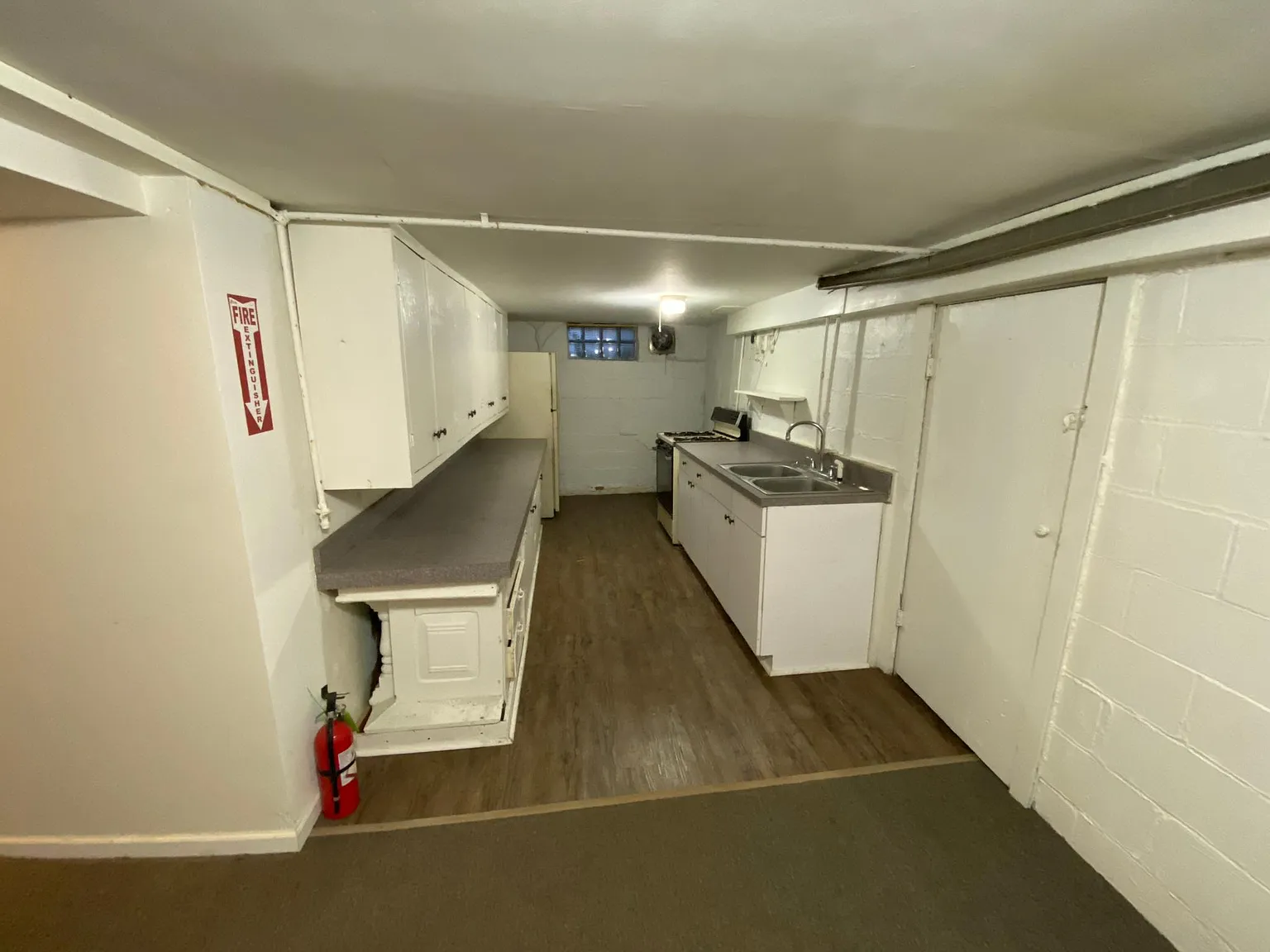 776 E South St — Photo 3