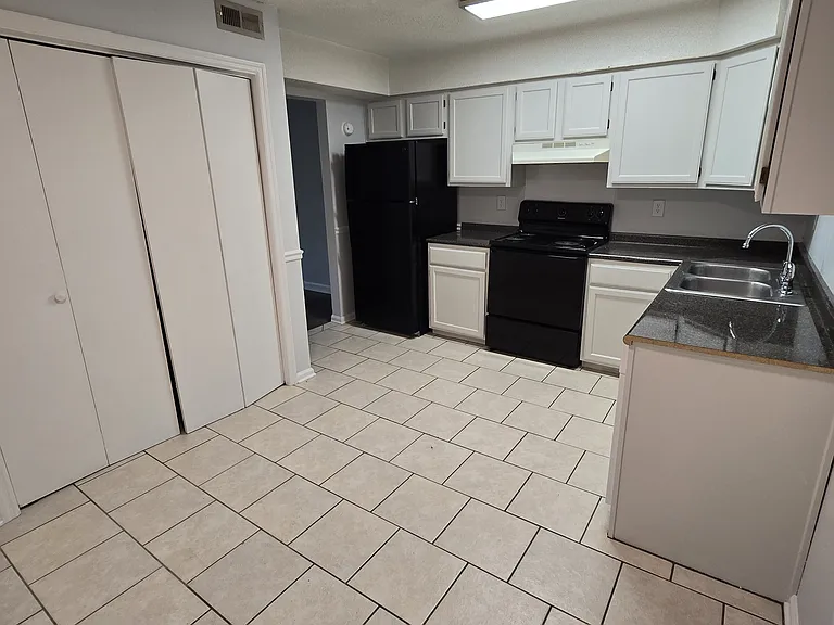 Another view of kitchen