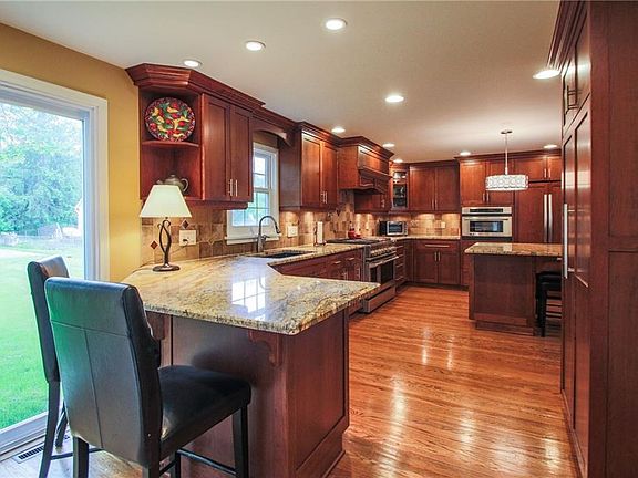 3rd image of 23 Wheatstone Cir