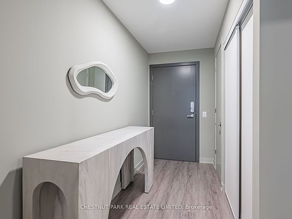 2nd image of 9 Tecumseth St #821