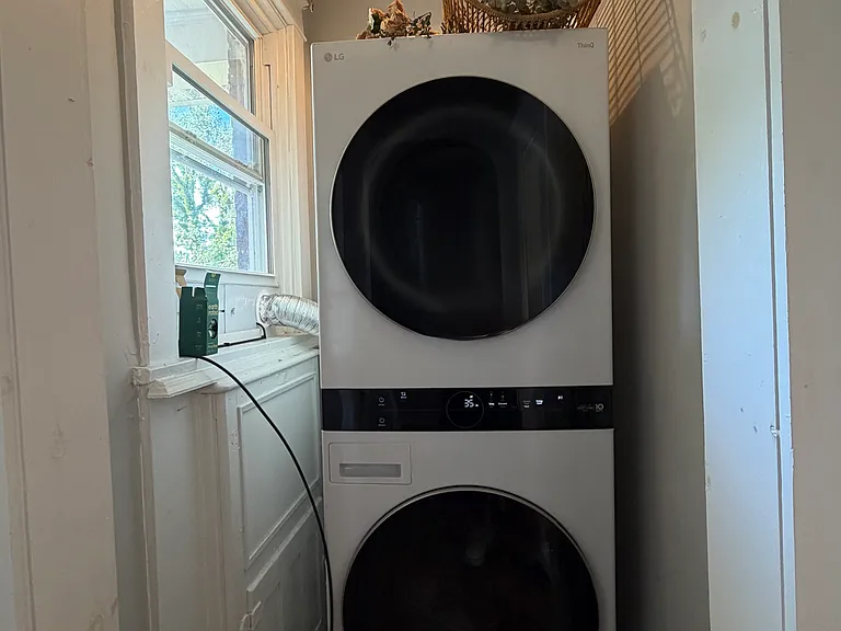 In unit washer and dryer!