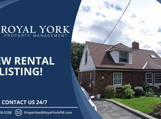 31 McKenzie St #2, Cambridge, ON N1R4C9