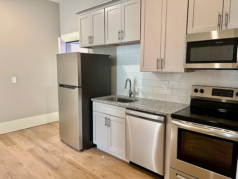 4134 N Swann St #4134 — Photo 6
