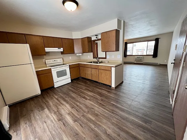 Kitchen of similar unit.