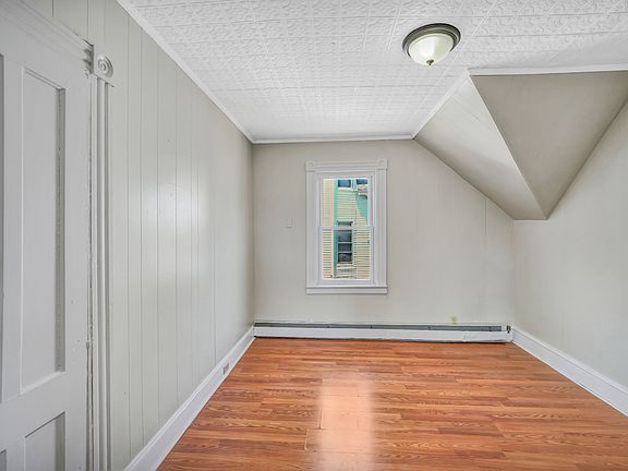 5th image of 221 Willow St Floor 2