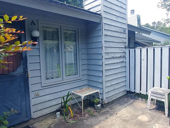 3rd image of 16 A Masters Court Drive
