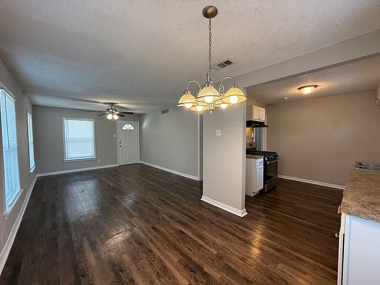 1912 Williams Dr — Photo 14