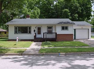 738 N Park St, Reedsburg, WI 53959