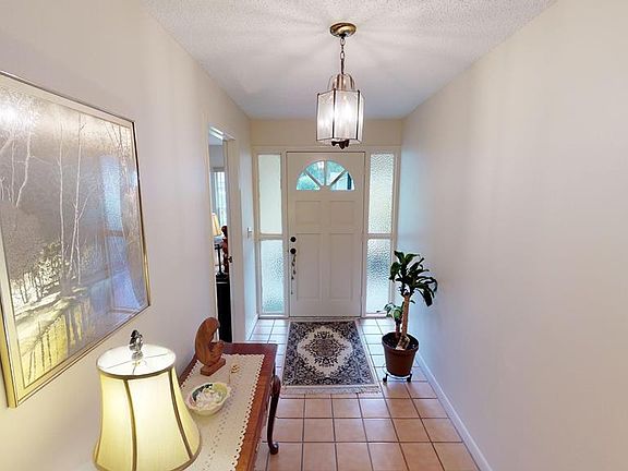 5th image of 22 Courtney Pl
