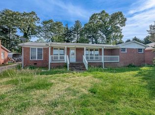 1409 W Parker Rd, Greenville, SC 29617