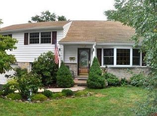 216 Woodlawn Dr, Lansdale, PA