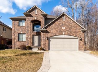 4271 Hawks Nest Rd, Shelby Township, MI 48317