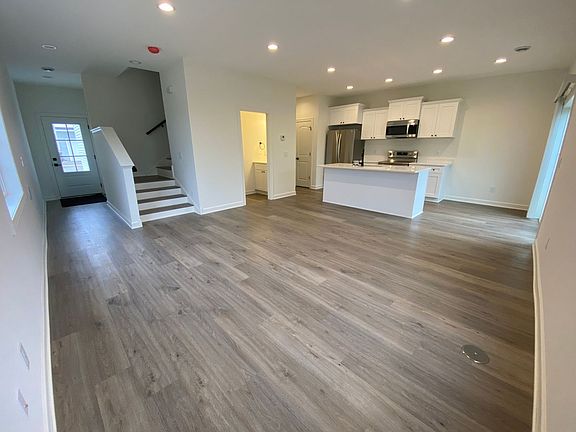 4th image of 2486 Dawes Pl