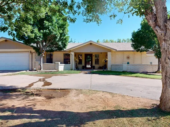 492 Country Oaks Dr, El Paso, TX 79932