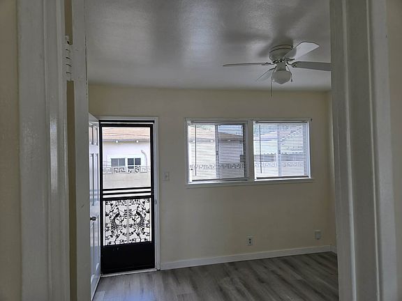 4th image of 204 W Los Angeles Ave