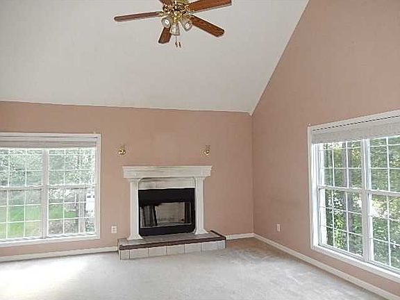 2nd image of 212 White Oak Ct