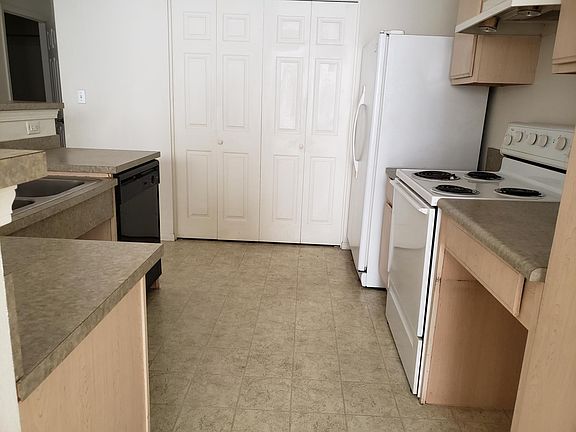 3rd image of 101 Somerset Dr