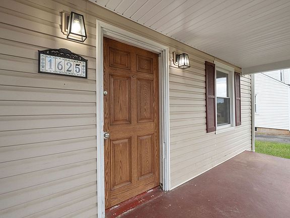 4th image of 1625 Padbury Ave SE