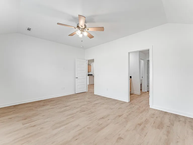 114 S Maroon Ave — Photo 23