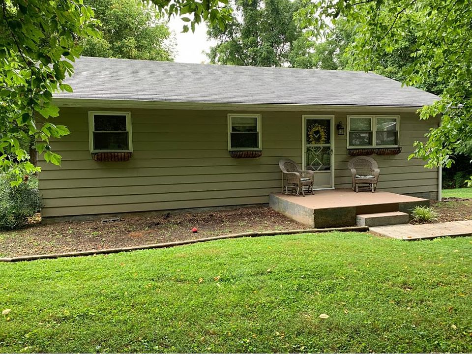 1st image of 230 Wallace Ln