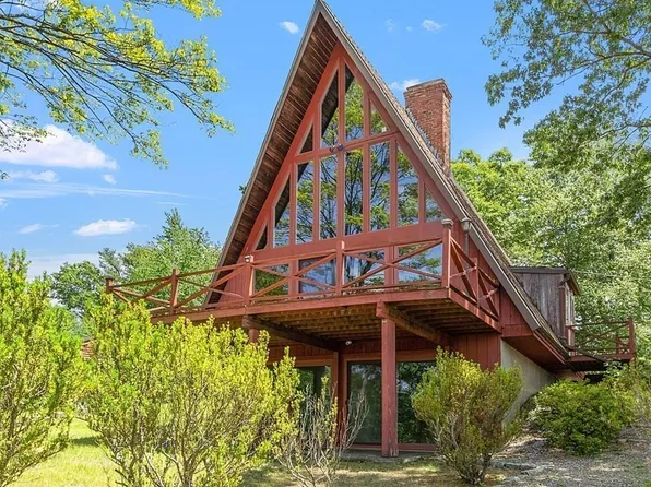 48 Cliff Dr, Assonet, MA 02702