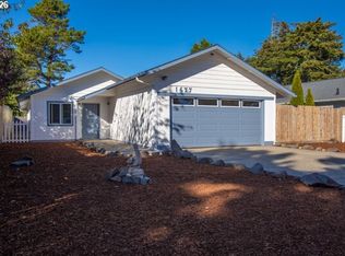1677 25th St, Florence, OR 97439