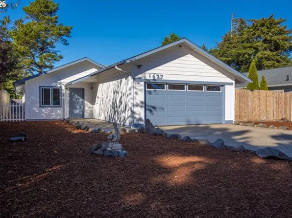 1677 25th St, Florence, OR 97439