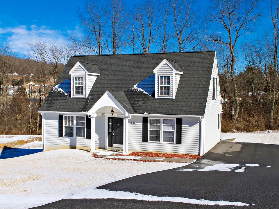 1st image of 200 Deerfield Ln