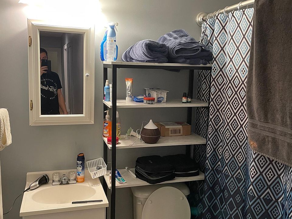 2nd image of 307 Howard Ave #2