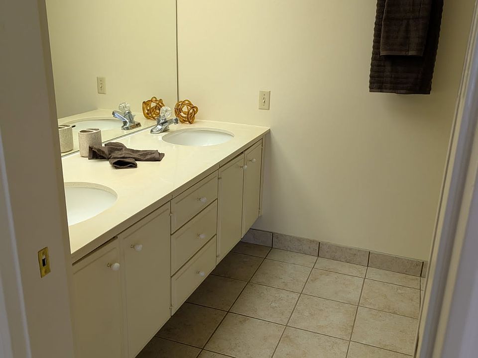 1st image of 915 Fairview Ave APT 7