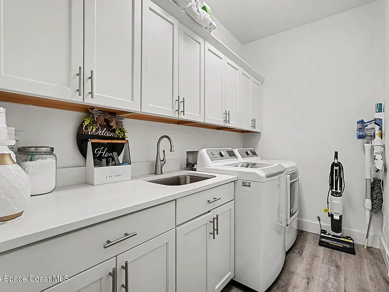 1444 Seeley Cir NW — Photo 25