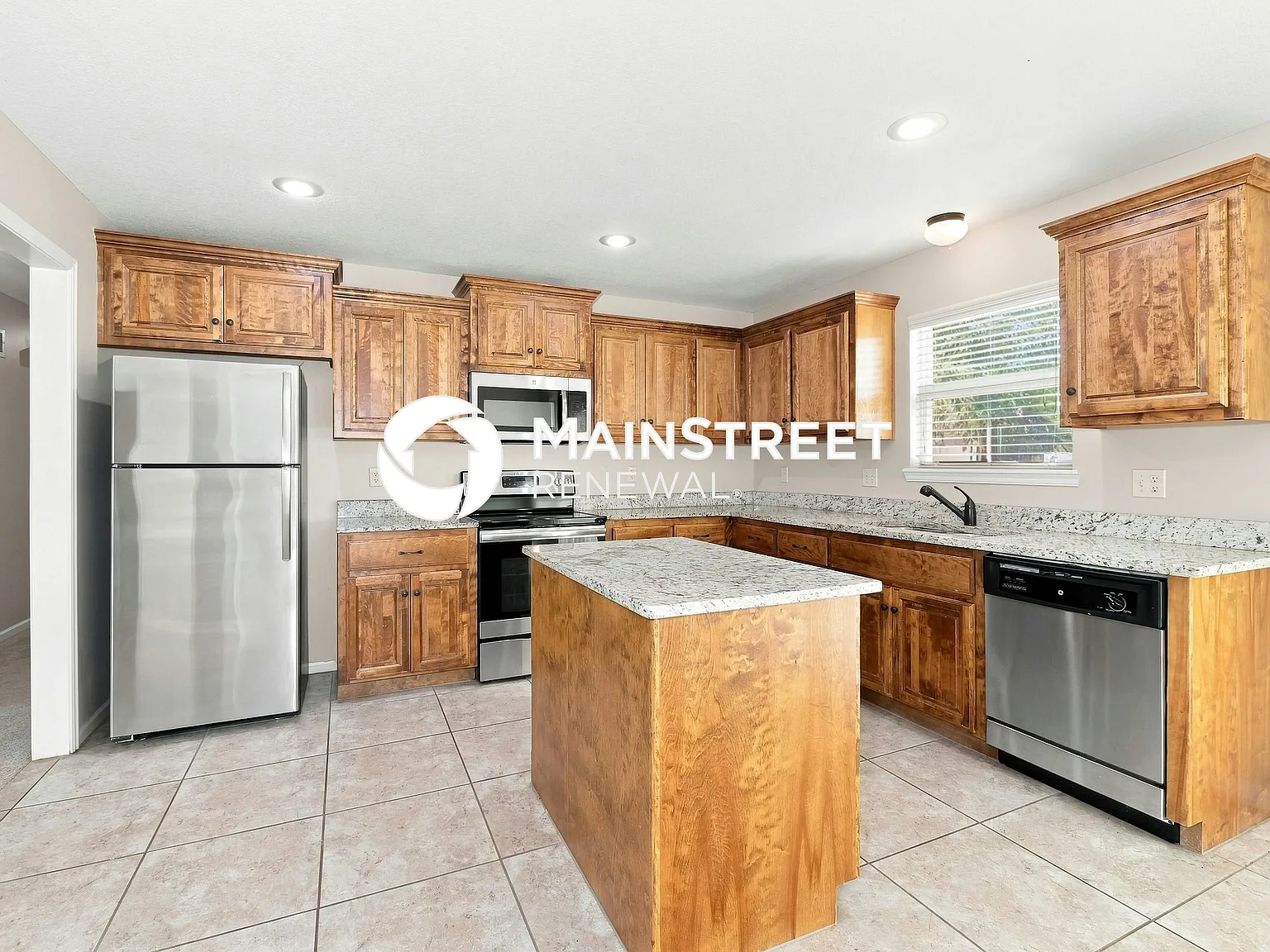 410 Golfview Dr — Photo 3
