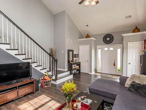 4th image of 1014 Cobble Dr