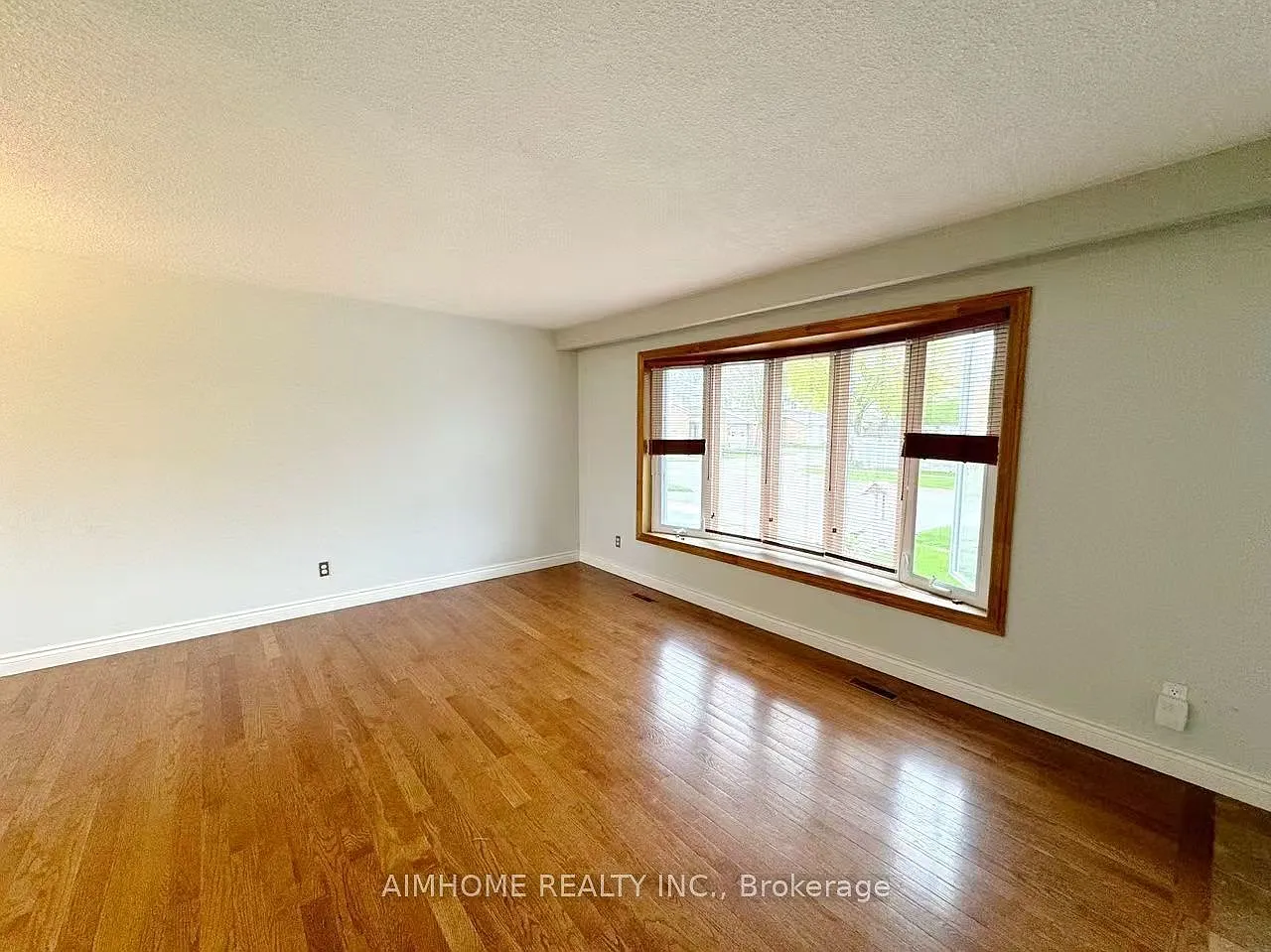 3 bed, $2,980 — Photo 3