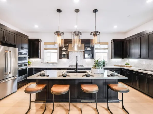 Crossman Plan, Terraces at The Station