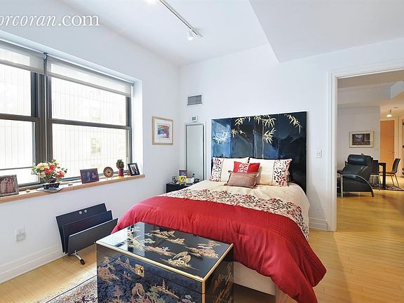 3rd image of 110 Livingston St APT 10A